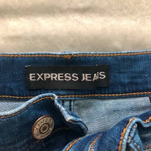 Mid-rise Express jean shorts - Picture 4 of 4